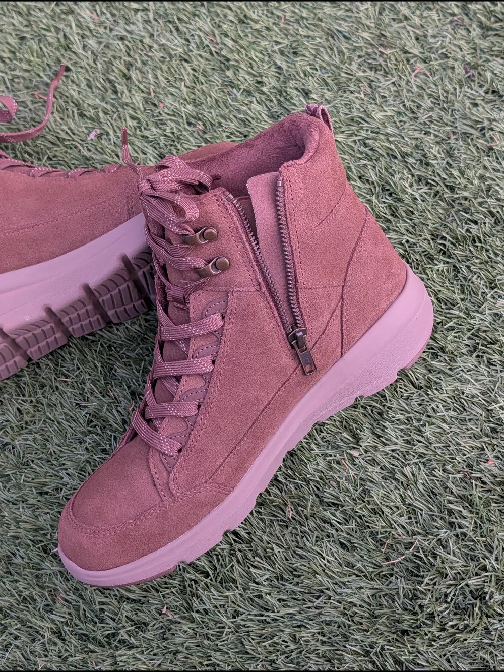 Skechers On-the-GO Glacial Ultra Serene Dream Boots Brown Suede Women 7.5
